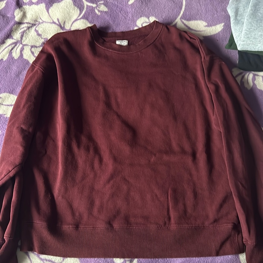 men’s crewneck